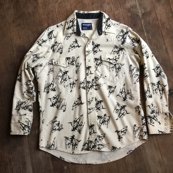 Wrangler Tops - Patterned women’s Wrangler button down
